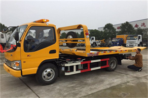 玉桥哪里有拖车服务