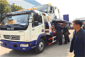 玉桥汽车道路救援拖车价格